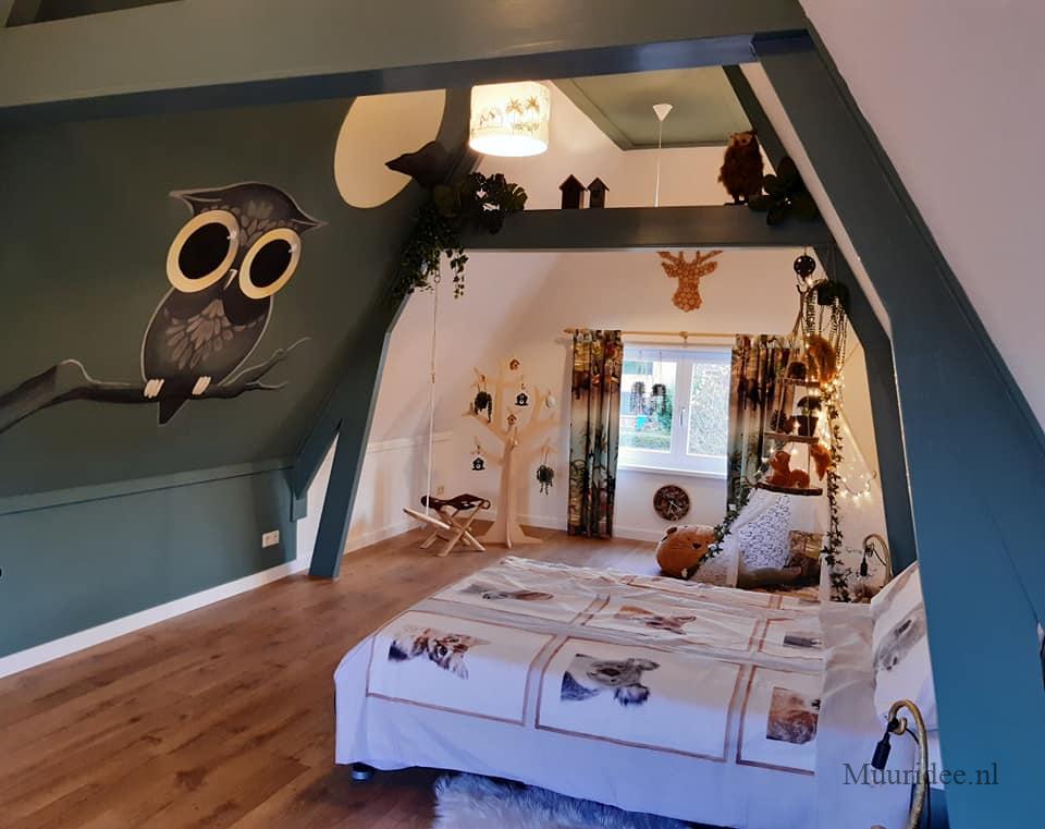 kinderkamer-boskamer-met-schattige-uil-muurschildering